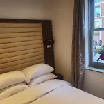 Central Boutique Room 101