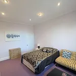Stunning Three Bed In West Hampstead