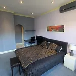Stunning Three Bed In West Hampstead