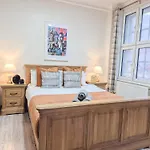 Cosy 4-Bedroom, 2-Bathroom Flat In Marylebone, Paddington