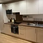 Modern Flat In Bromley By Bow