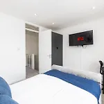 Stylish London Stay 2 Bedroom House With Garden Free Parking Smart Tv Near Canary Wharf