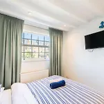 Stylish Flat In West Hampstead