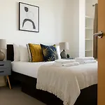 Chic Urban Apartment In Dalston Junction
