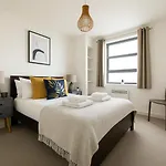 Chic Urban Apartment In Dalston Junction