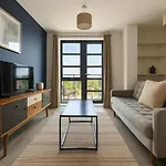 Chic Urban Apartment In Dalston Junction