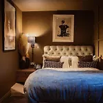 Studio Flat With Private Bathroom & Kitchenette