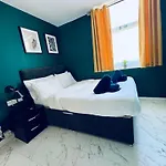 Private Studio Flat In Centre