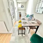 Bayswater Cosy 2 Bedroom Apartment