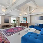 Cosy Flat In Central Mayfair
