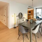 Sunrise City View Luxury Apartment With Balcony And Elevator