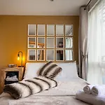 Penthouse - Canary Wharf - 24 Hr Concierge, Gym, Hot Tub, Sauna, Balcony, Terrace