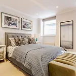 Super Lux 3 Bed Apartment By Mayfair