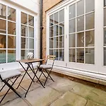 Super Lux 3 Bed Apartment By Mayfair