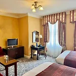 The Leonard Hotel