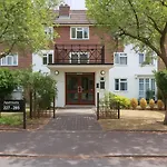 West Brompton Elegant Flat