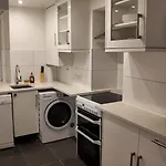 Ideal 2Bhk In Upper Berkeley Bk1