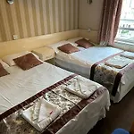 Warwick Road Rooms