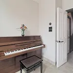 Modern Family Home With Garden And Parking In Kensal Green