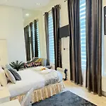 The Regent - Entire Studio In Central London - Prime Location