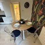 Tower Bridge King Bed En-Suite With Parking And Balcony