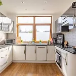 Large Central London Town House Long Term Stays