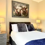 Luxury Apartment In London