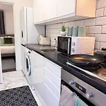 Family Retreat Studio 30Min To Central London