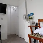 Apartmentsleeps4-West Kensington-Petsok-Parking