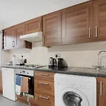 New 1 Bed Westfield Chiswick Hammersmith Apt