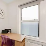 New 1 Bed Westfield Chiswick Hammersmith Apt