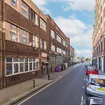 Bright & Spacious 2Br Flat, Great Transport Links
