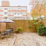 Spacious 3-Bed Apt Near Shoreditch With Parking