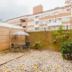 Spacious 3-Bed Apt Near Shoreditch With Parking