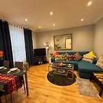Charming 3Bd Home In West London