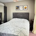 Lovely And Comfortable Flat In Chelsea.