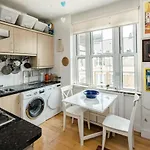 Stylish Central London Flat Near Tower Bridge