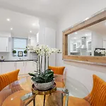 Chic Belgravia Hideaway With Private Patio 10 Mins To Harrods