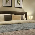 Estatesmen Park Lane Mayfair Apartment