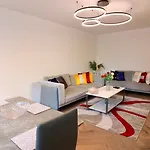 Luxury 2 Bedroom Apartment By Al Faisal