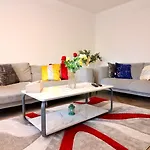 Luxury 2 Bedroom Apartment By Al Faisal