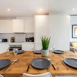 Bright 3 Bed 2 Bath With Air Con In Clerkenwell Pass The Keys