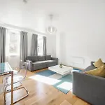 Oxford Street Apartments By Advan