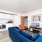 Ensuite Room - Prime Spot Near O2 & Canary Wharf