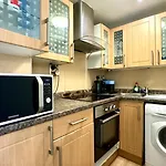 2 Bedroom Apartment Hosted By Amer