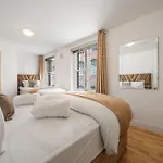 Stylish 1-Bedroom Apartment In The Heart Of Soho 9Wd
