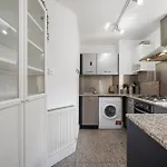 Stylish 1-Bedroom Apartment In The Heart Of Soho 9Wd
