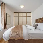 Stylish 1-Bedroom Apartment In The Heart Of Soho 9Wd
