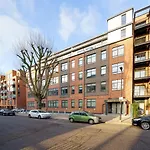 Modern 1Br Escape Prime North London