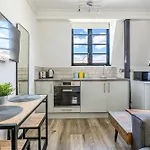 Langdon Apartments, Bouverie Place